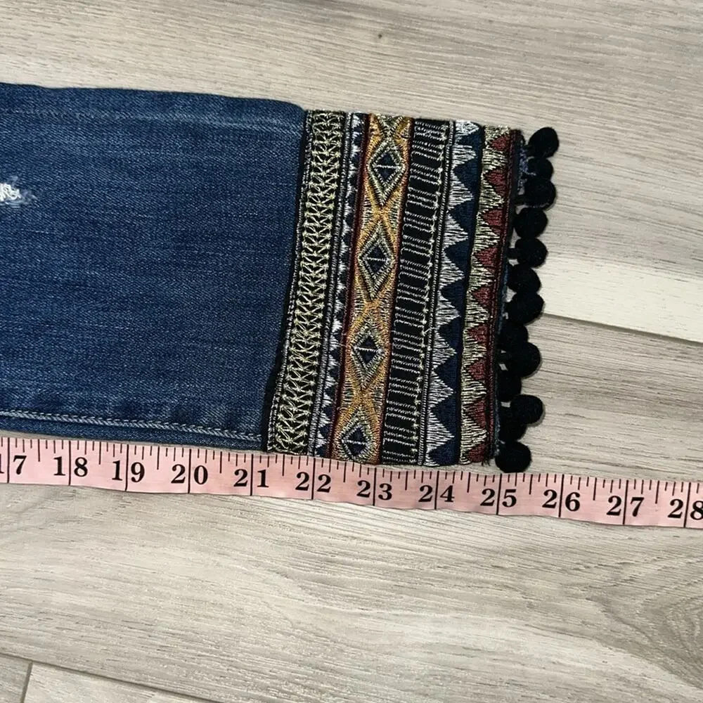 Blank NYC high rise tapered embroidered pom pom jeans size 24